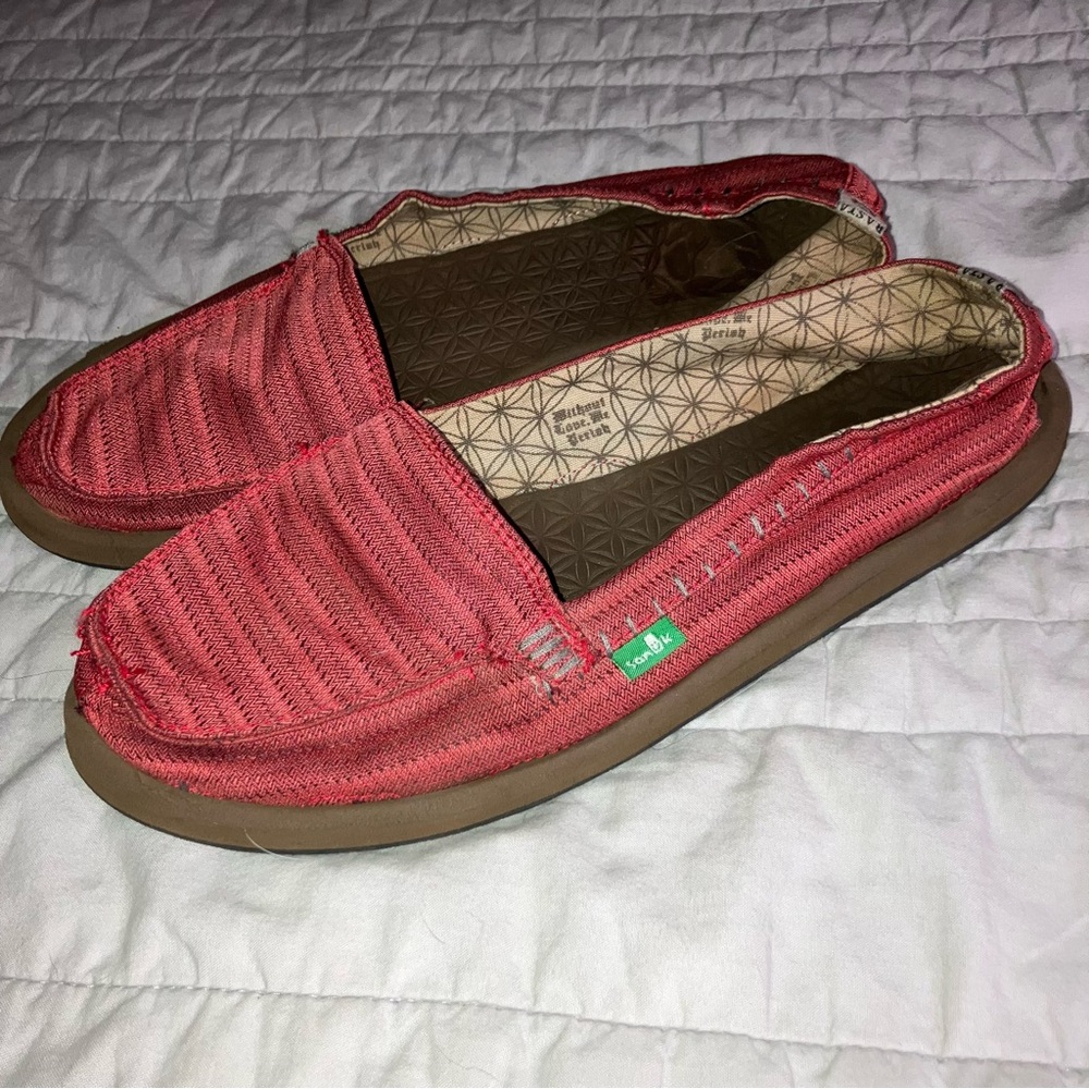 Sanuks Women's Casual Red Slip-On